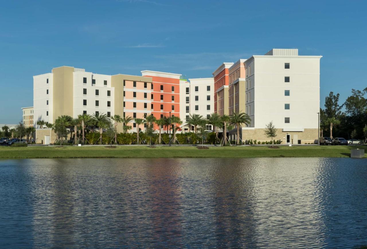 Home2 Suites By Hilton Cape Canaveral Cruise Port Eksteriør bilde