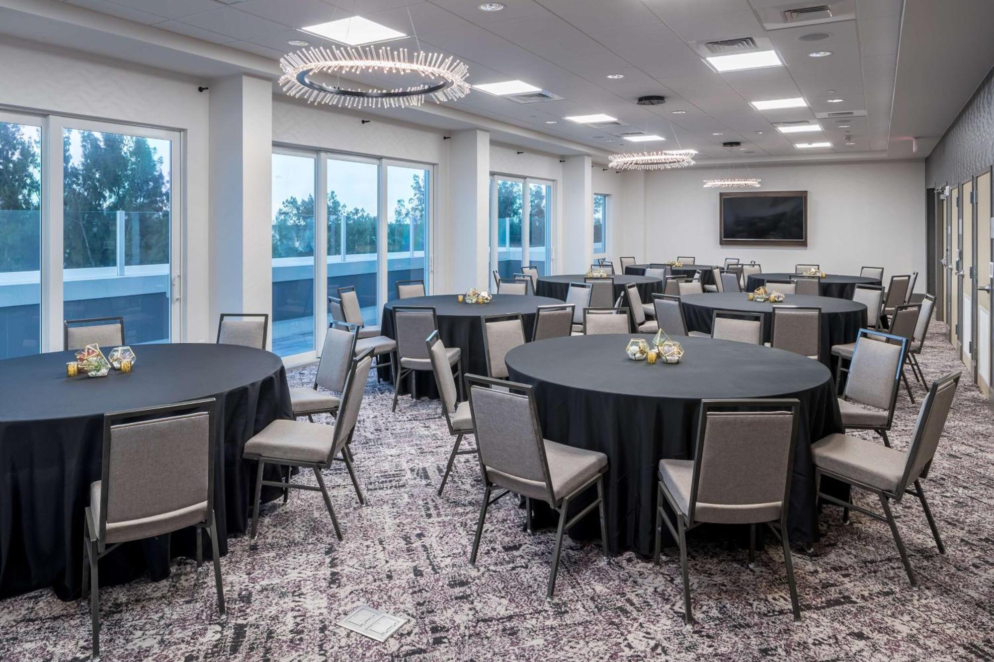 Home2 Suites By Hilton Cape Canaveral Cruise Port Eksteriør bilde